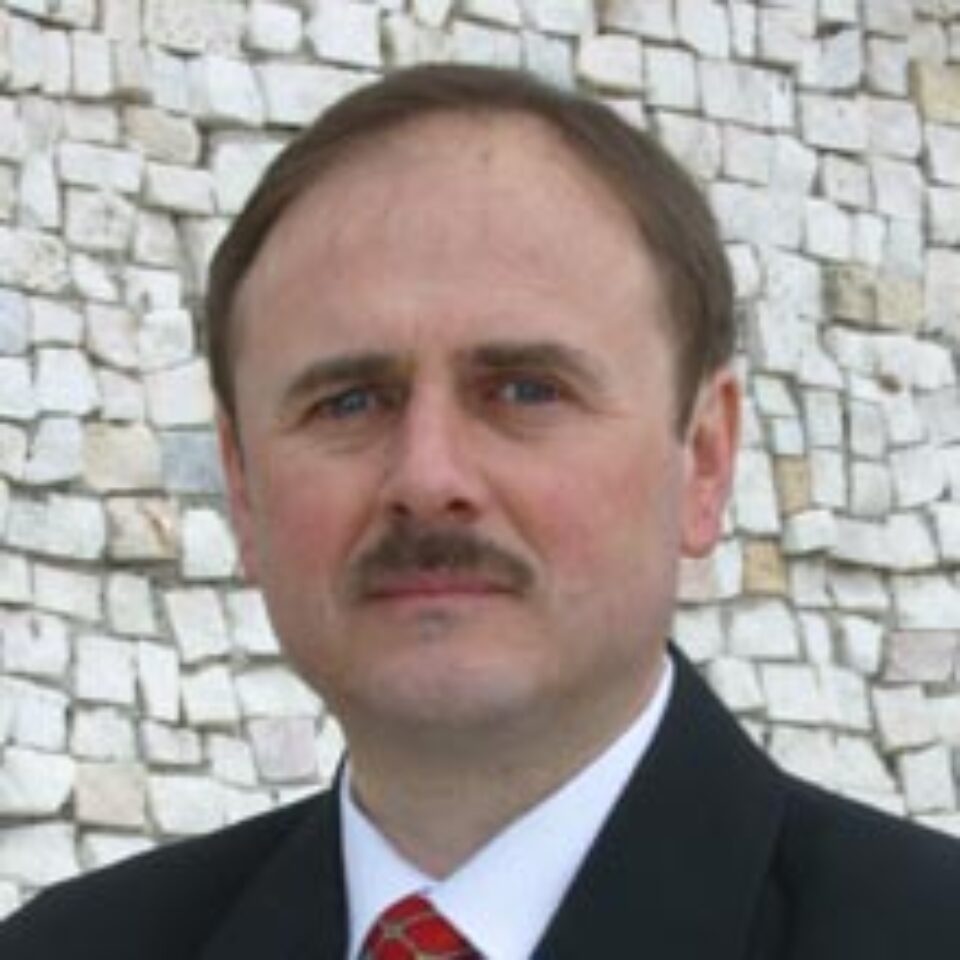 Barbă susține că fost amenințat după sesizarea ilegalităților din învățământ Barbă susține că fost amenințat după sesizarea ilegalităților din învățământ