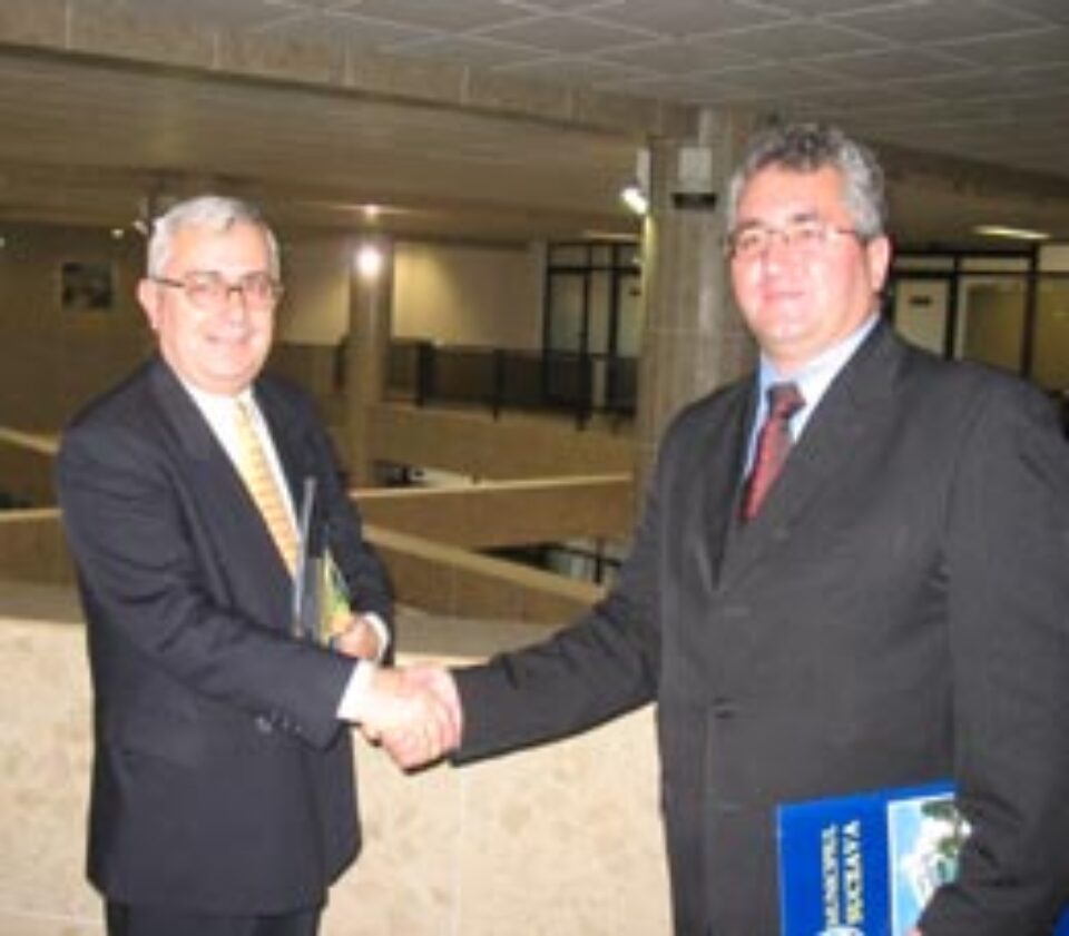 Ambasadorul Konstantin Andreev şi primarul Ion Lungu Ambasadorul Konstantin Andreev şi primarul Ion Lungu
