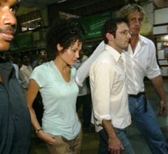 Angelina Jolie a făcut "baie de mulțime" într-un tren din orașul indian Mumbai Angelina Jolie a făcut "baie de mulțime" într-un tren din orașul indian Mumbai
