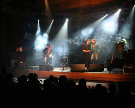 Explozie de sunete și lumini în Casa de Cultură