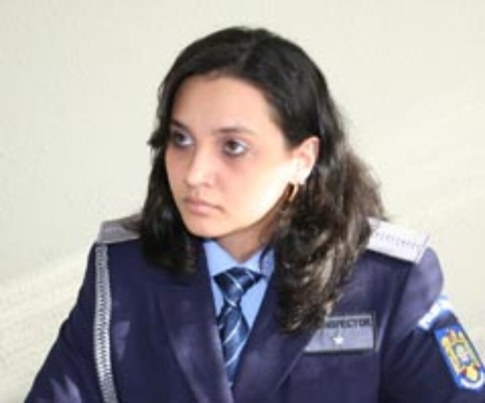 Subinspectorul Loredana Niţulescu lucrează în cadrul Biroului de Cercetări Penale
