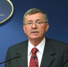 Hărdău: Solicitarea sindicatelor de a demisiona, nejustificată