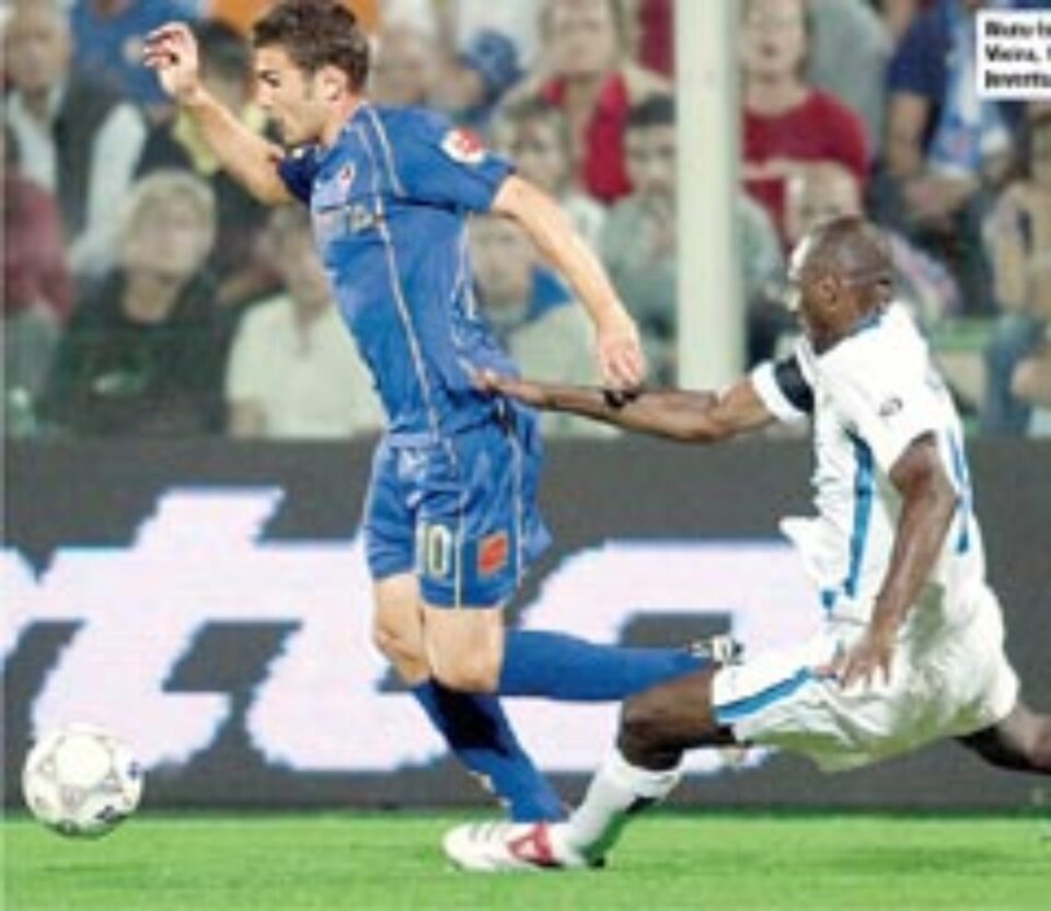 Mutu vrea să scape Fiorentina de la retrogradare