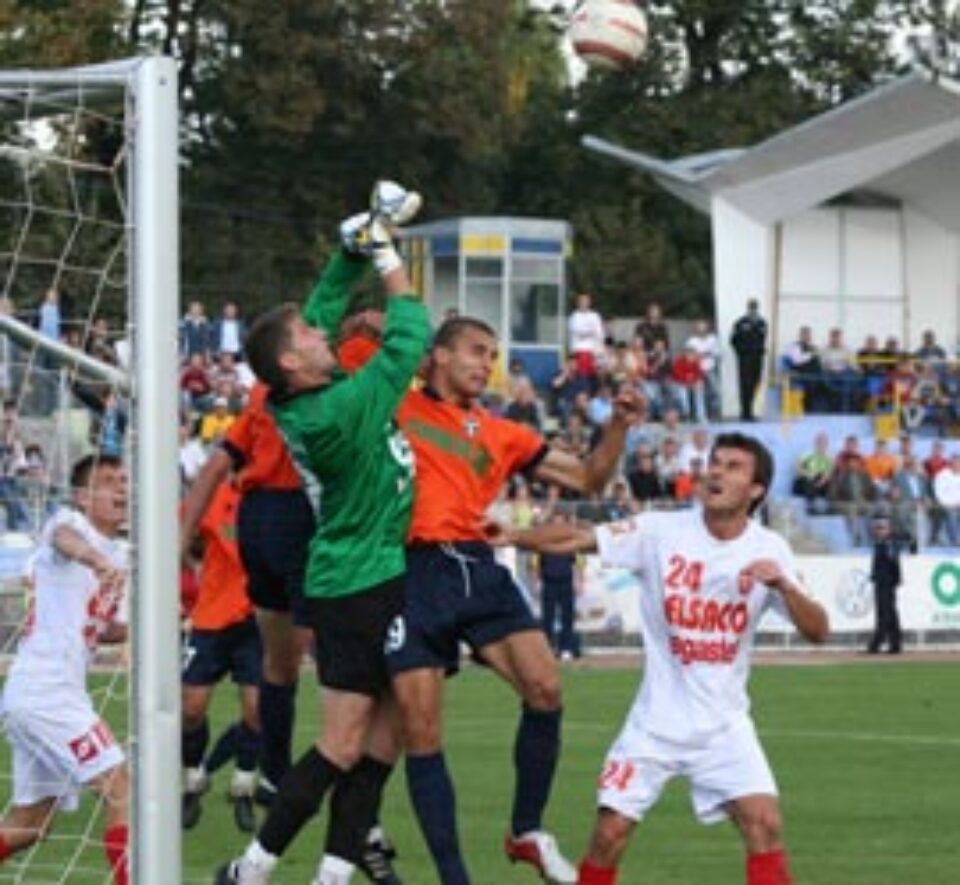 Măcar în ceasul al doisprezecelea Măcar în ceasul al doisprezecelea