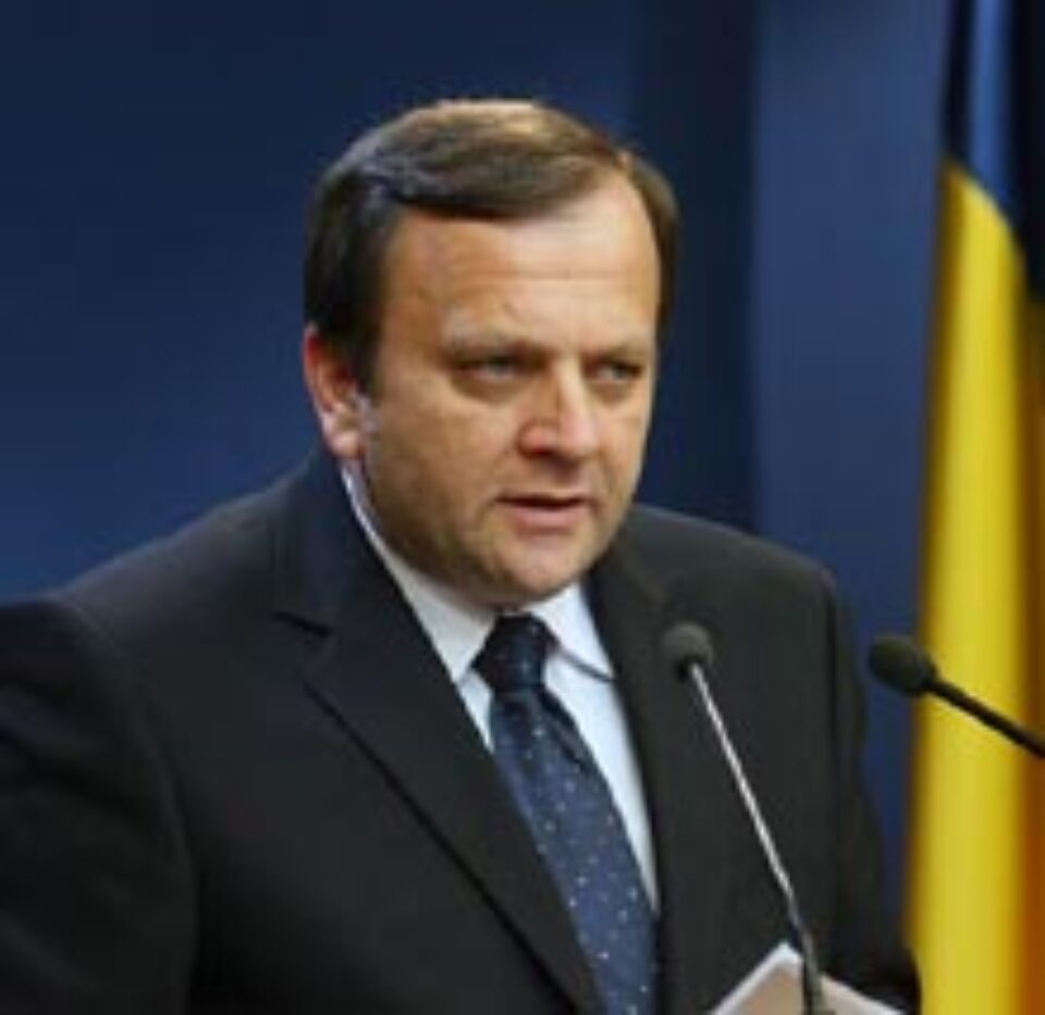 Flutur regretă că nu s-a implicat mai mult în sectorul dezvoltării rurale Flutur regretă că nu s-a implicat mai mult în sectorul dezvoltării rurale