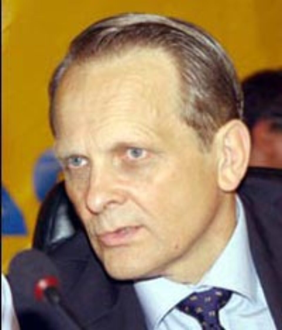 Stolojan: Vom câștiga bătălia cu petro-liberalii Stolojan: Vom câștiga bătălia cu petro-liberalii