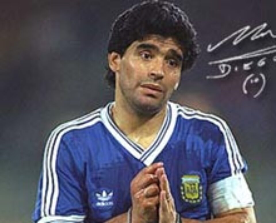 Statuie pentru Maradona în Argentina