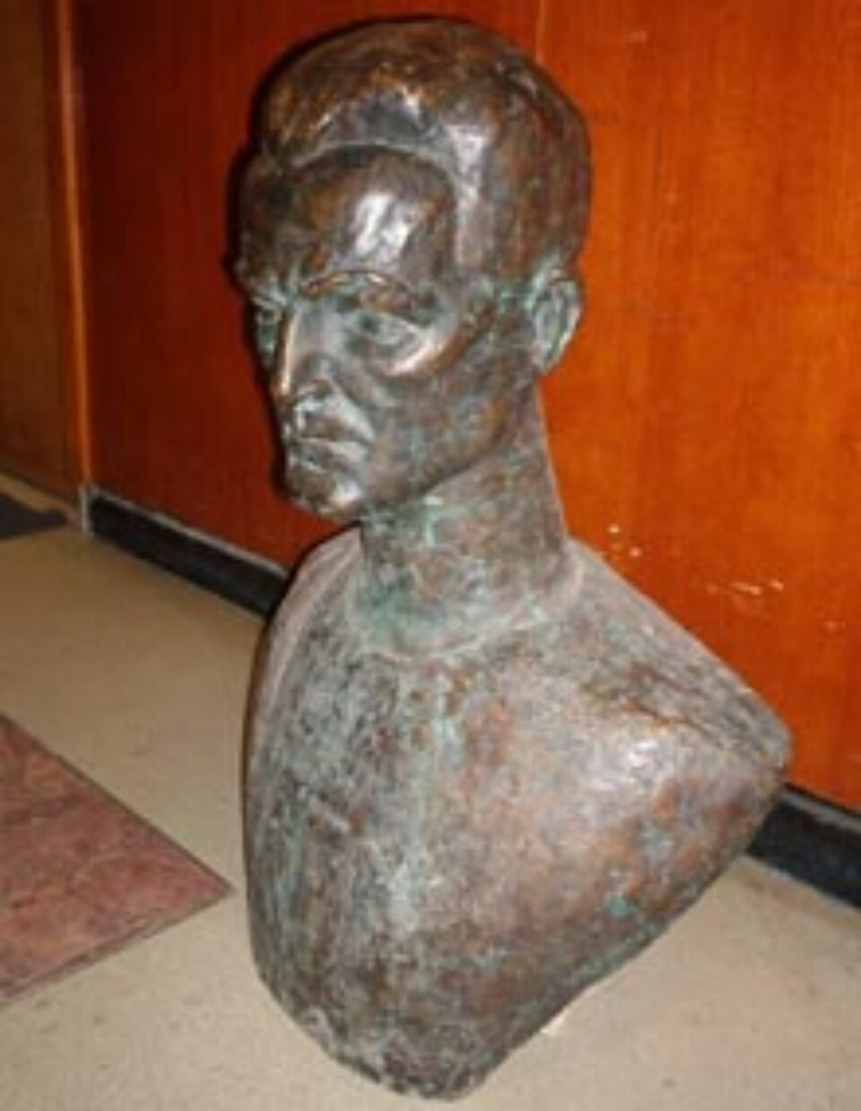 Bustul lui Traian Chelariu Bustul lui Traian Chelariu