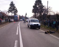 O bătrână a fost accidentată mortal de o autoutilitară