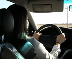 Șoferii rămași fără permis, obligați să dea teste de legislație