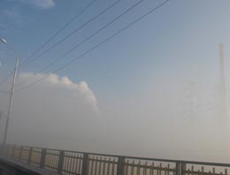 Zona Bazarului a fost ieri înecată în fum