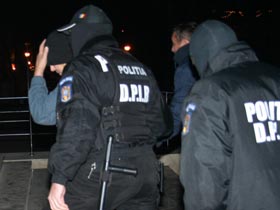 Îmbogățiți cu sute de mii de euro de pe urma proxenetismului