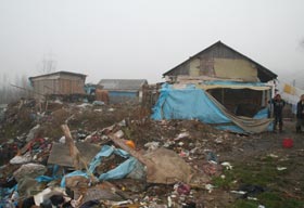 Viata traita non-stop printre gunoaie