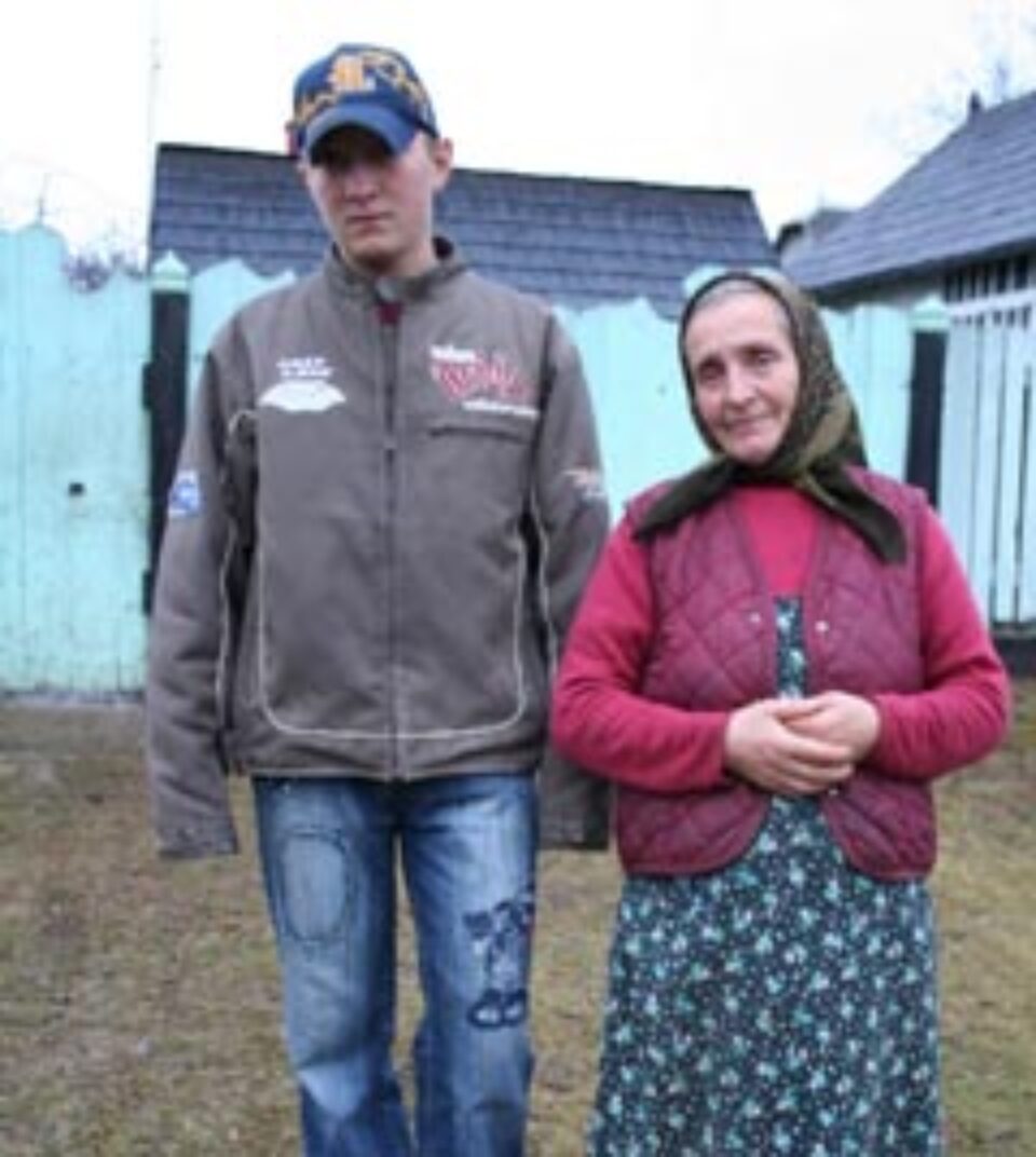 Ionut Macovei si bunica sa Floarea Onofrei