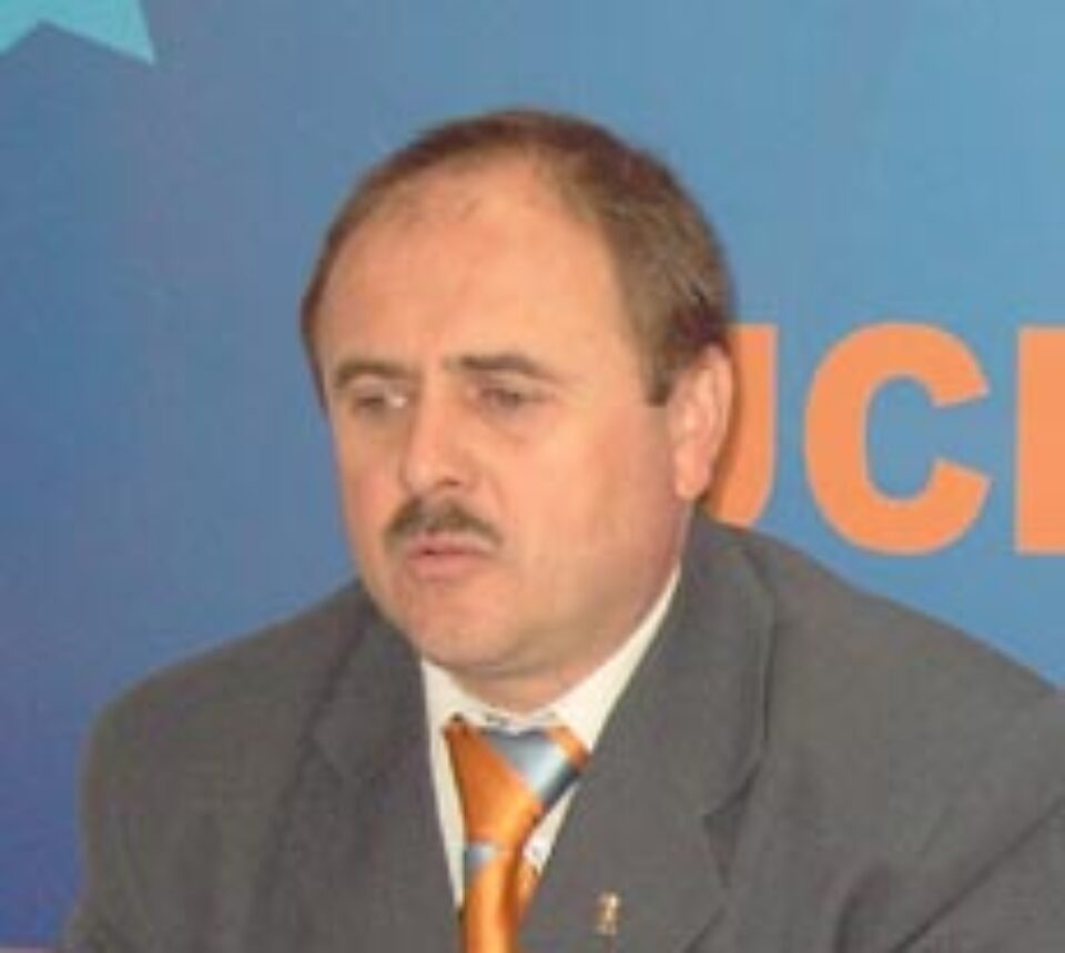 Barbă îi cere lui Lungu să spună care sunt securiștii care au plecat din PNL