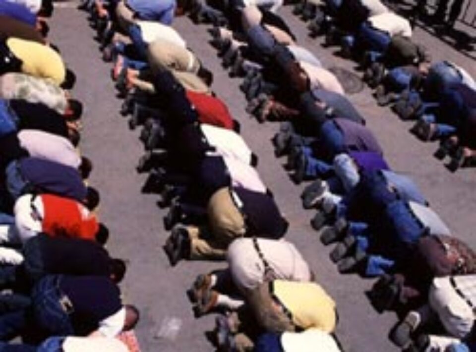 Poziția musulmanilor în timpul rugăciunii este benefică pentru sănătate