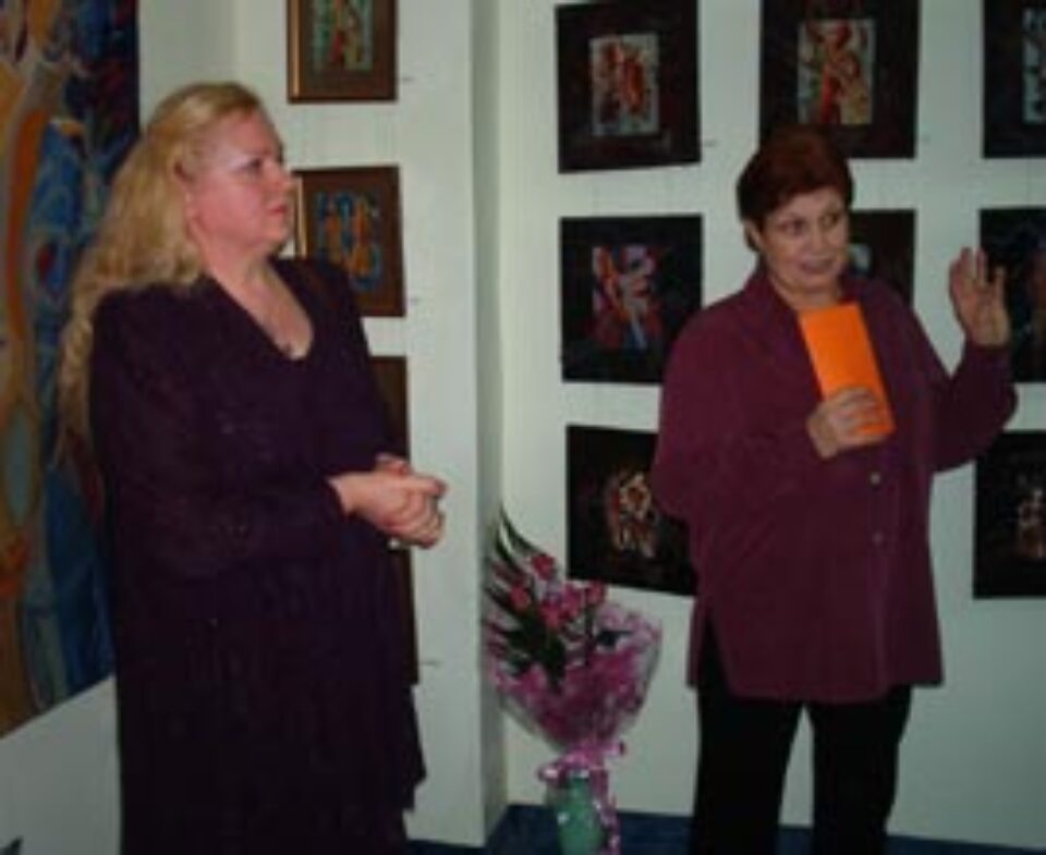 “Contraste”, un dar decorativ, expresiv și spiritual “Contraste”, un dar decorativ, expresiv și spiritual