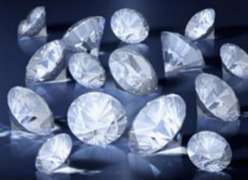 Diamantele, între duritate și fragilitate Diamantele, între duritate și fragilitate