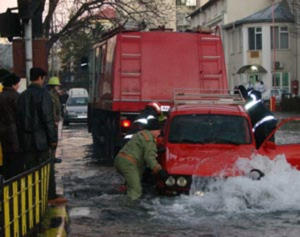 Peste 50.000 de suceveni au rămas ieri fără apă