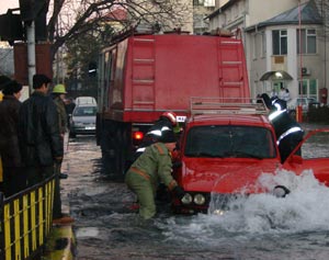 Peste 50.000 de suceveni au rămas ieri fără apă