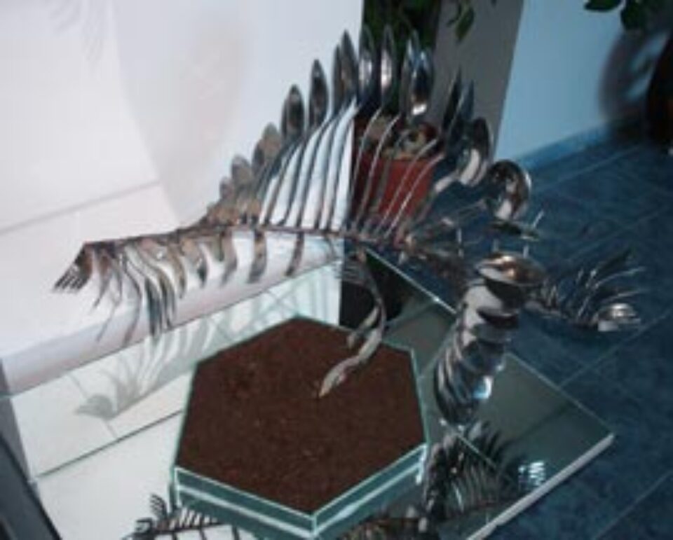 Un salon al normalității și democrației