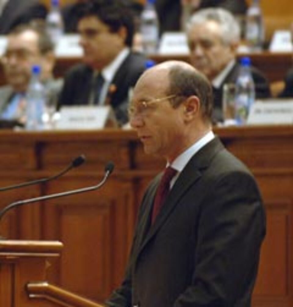 Băsescu a condamnat comunismul: „În sfârșit voi putea dormi liniștit la noapte” Băsescu a condamnat comunismul: „În sfârșit voi putea dormi liniștit la noapte”