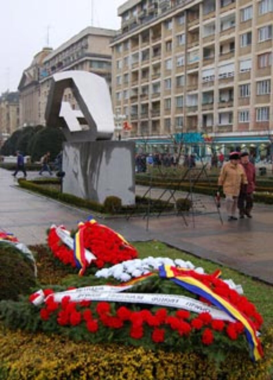 Sirenele au sunat la Timișoara pentru a sărbători 17 ani de libertate