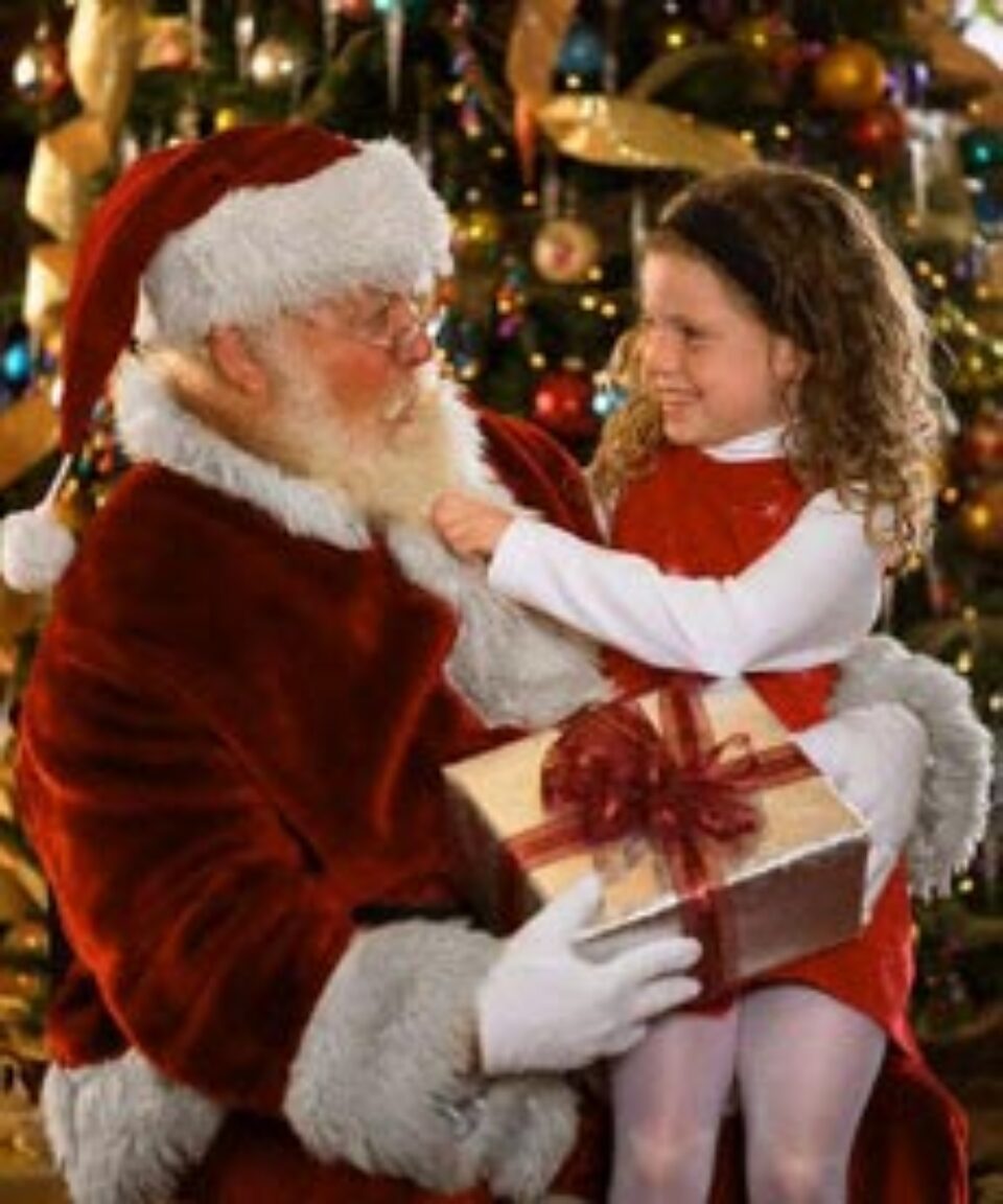 Moș Crăciun - de la fratele lui Moș Ajun la personajul bonom din Laponia