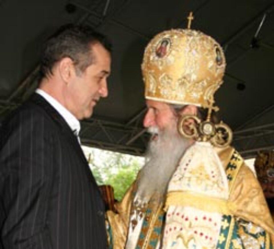 ÎPS Pimen le cere credincioșilor să se roage pentru Becali