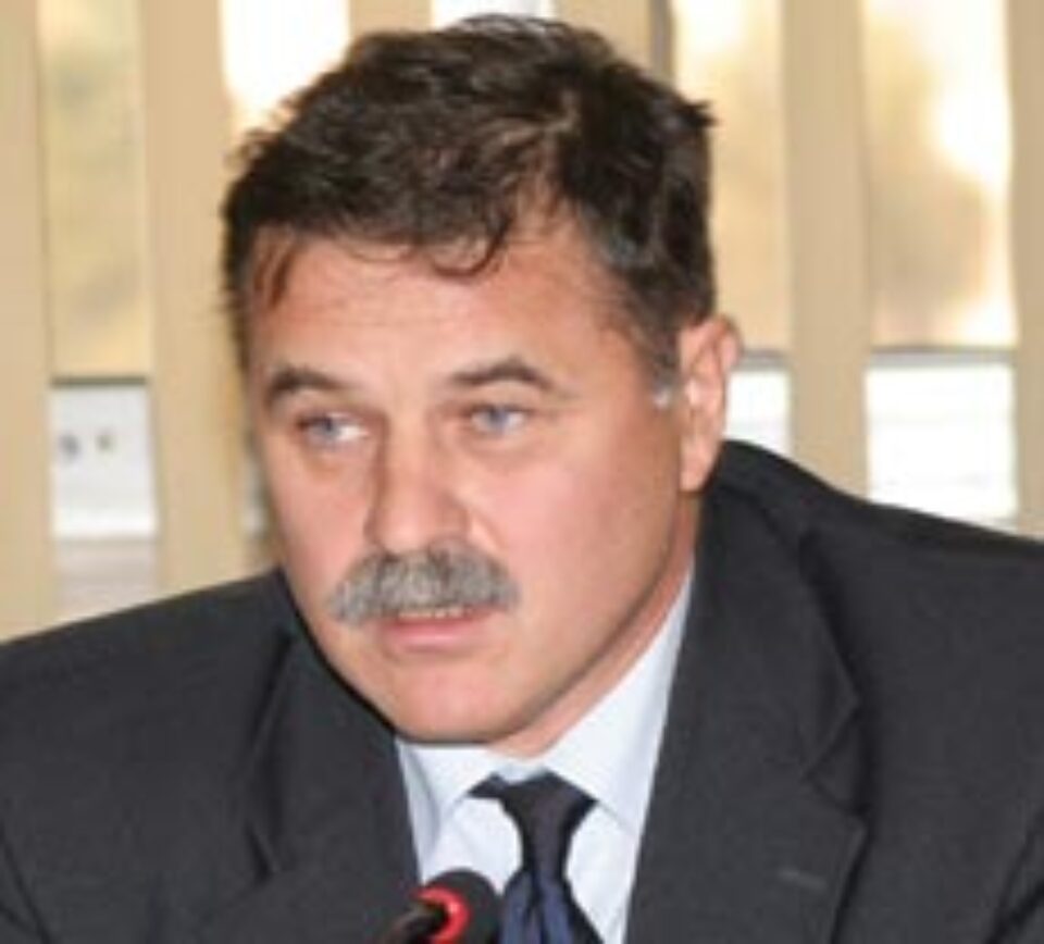 Consilierul sucevean Viorel Seredenciuc a părăsit PNL pentru PLD Consilierul sucevean Viorel Seredenciuc a părăsit PNL pentru PLD