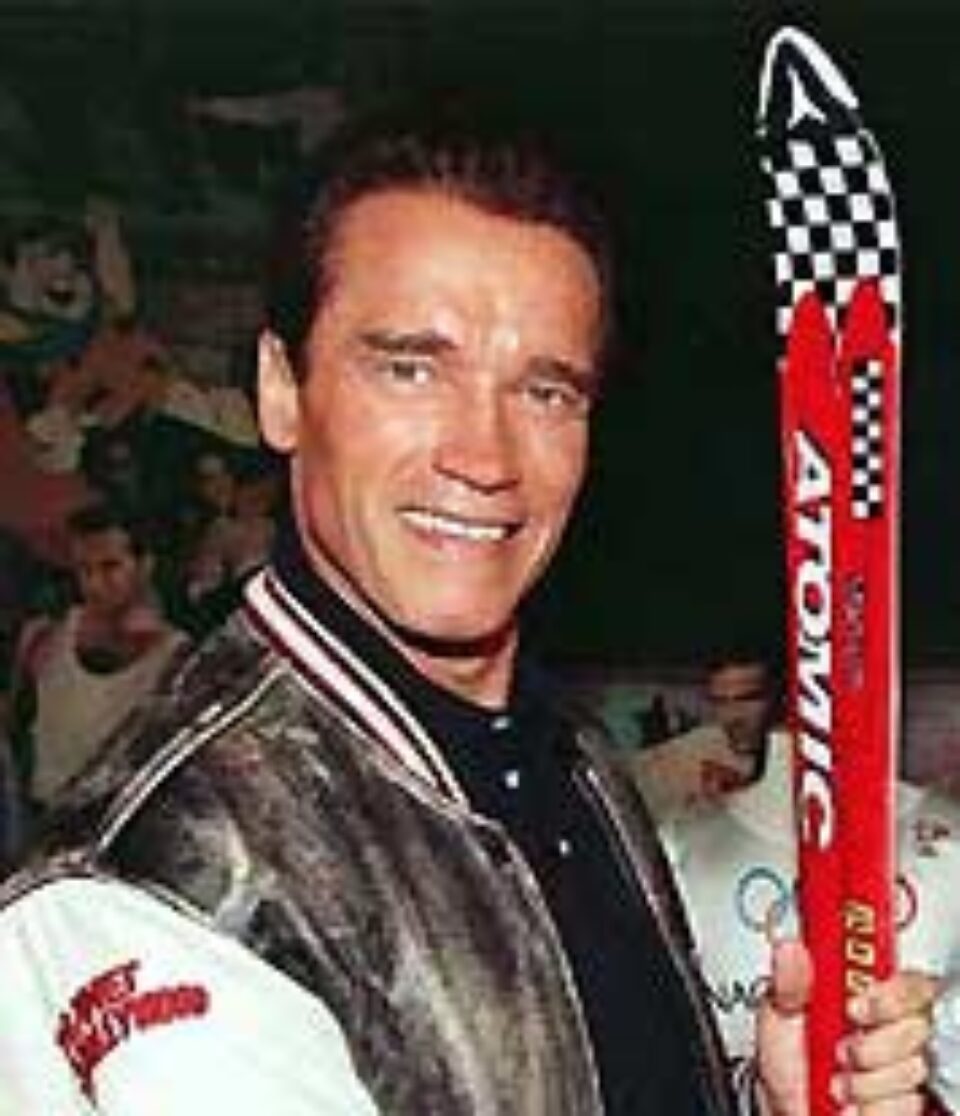 Arnold Schwarzenegger va fi operat după ce și-a fracturat piciorul la schi Arnold Schwarzenegger va fi operat după ce și-a fracturat piciorul la schi