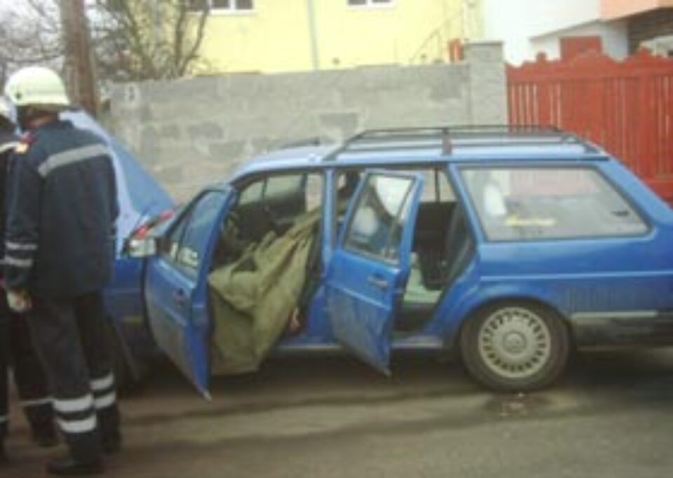 Mașină scăpată de sub control după ce șoferul a decedat la volan Mașină scăpată de sub control după ce șoferul a decedat la volan