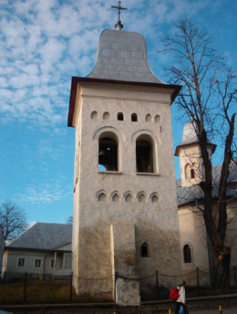 Turnul clopotniţă de la Biserica Sf. Cruce