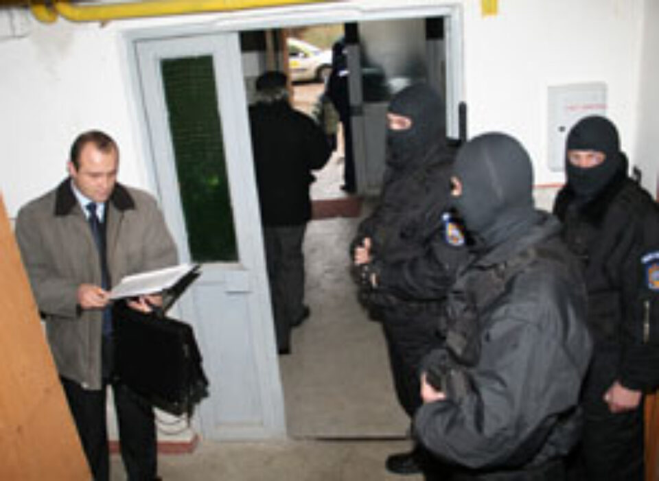 Integrați cu mascații