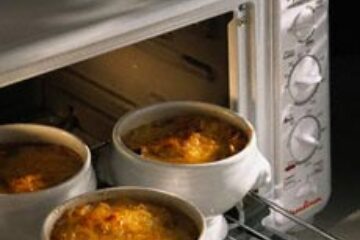 Celulele alimentelor care au fost coapte cu microunde pur și simplu explodează