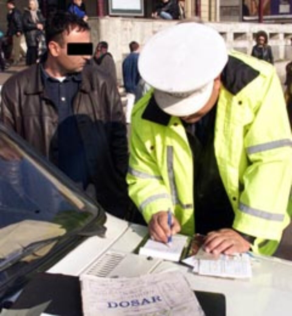 Șoferii rămași fără permis pică pe capete testele de legislație