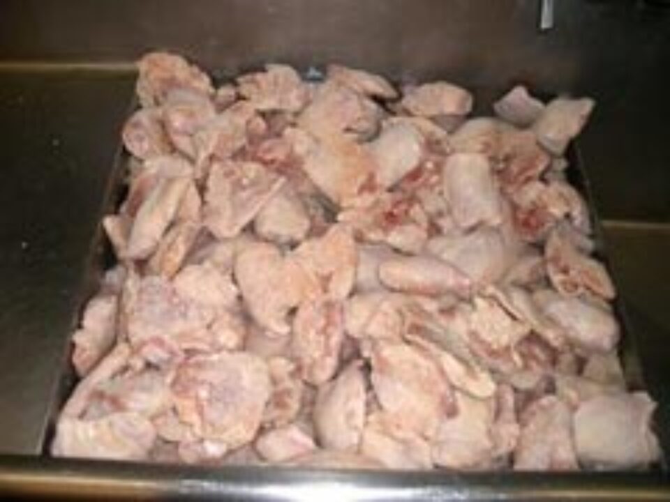 UE a ridicat interdicția privind importurile de carne de pasăre din România UE a ridicat interdicția privind importurile de carne de pasăre din România