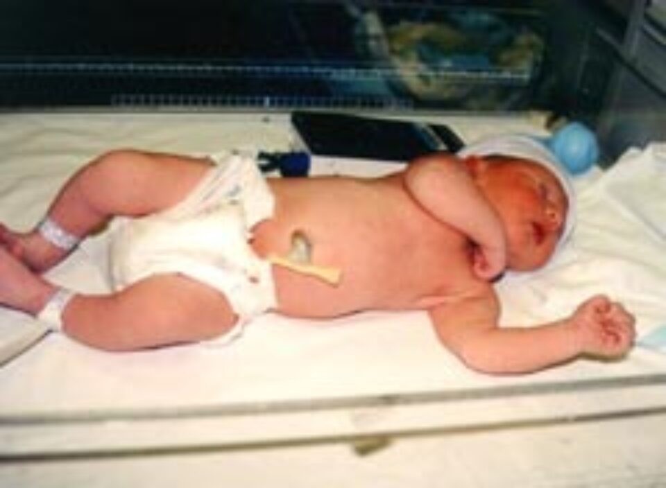 Statul acordă, temporar, 150 lei pentru nou-născuți, în lipsa regulilor legate de trusoul acestora