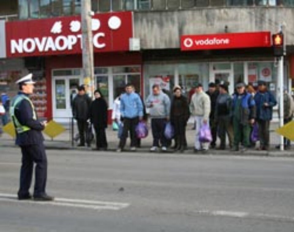 Pietonii, luați în vizor de polițiști Pietonii, luați în vizor de polițiști
