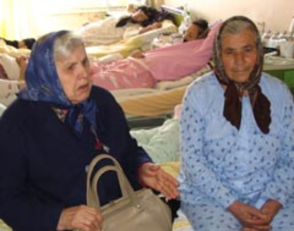 Obiceiul ca bolnavii să-și cumpere medicația în spital va deveni excepție în a doua parte a lui 2007