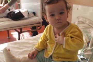 Fetiță de un an, abandonată în zona METRO