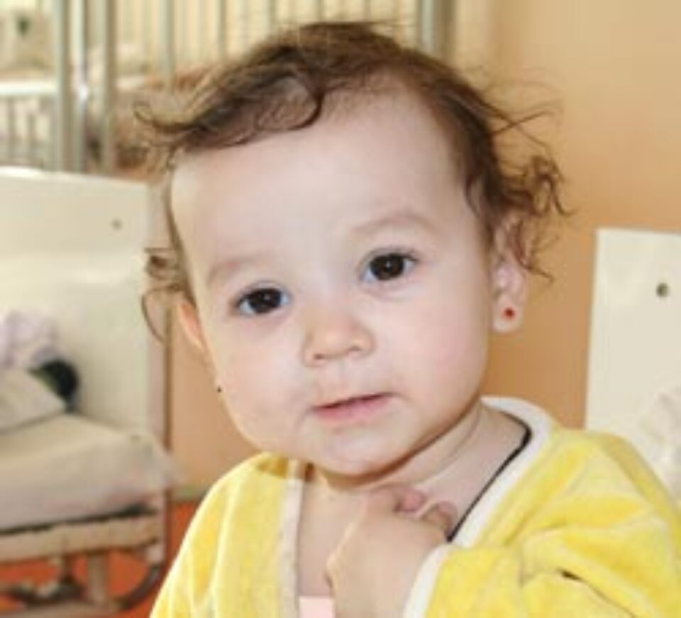 Micuţa Ionela este revendicată de mai multe persoane