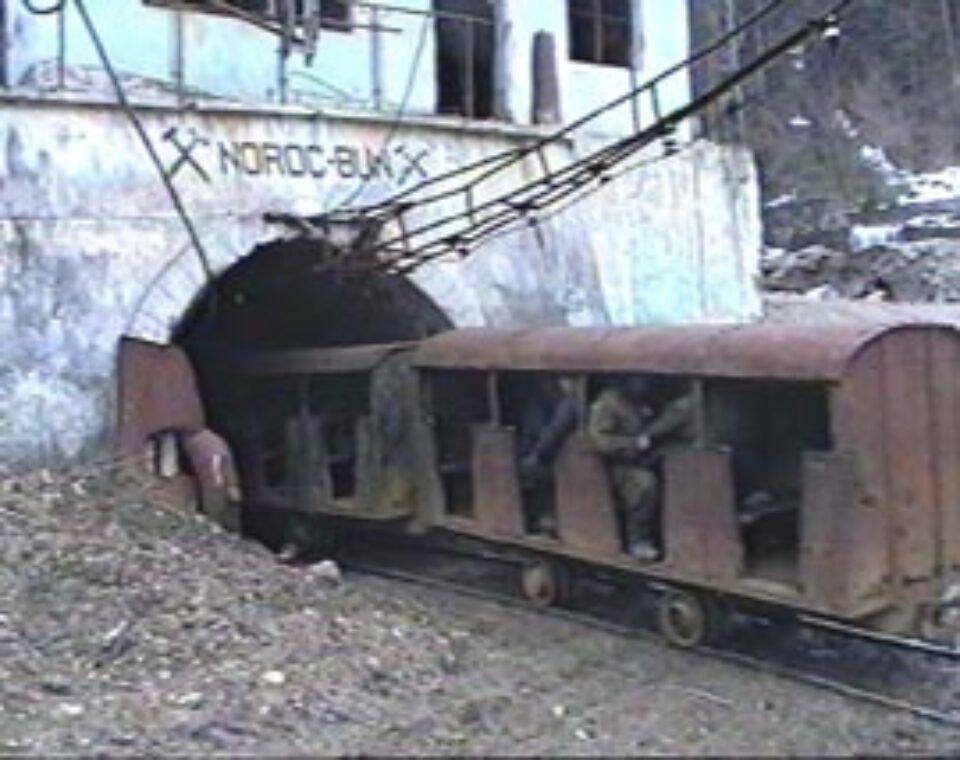 Bandă de hoți, prinsă în capcană, într-un tunel de șapte kilometri Bandă de hoți, prinsă în capcană, într-un tunel de șapte kilometri