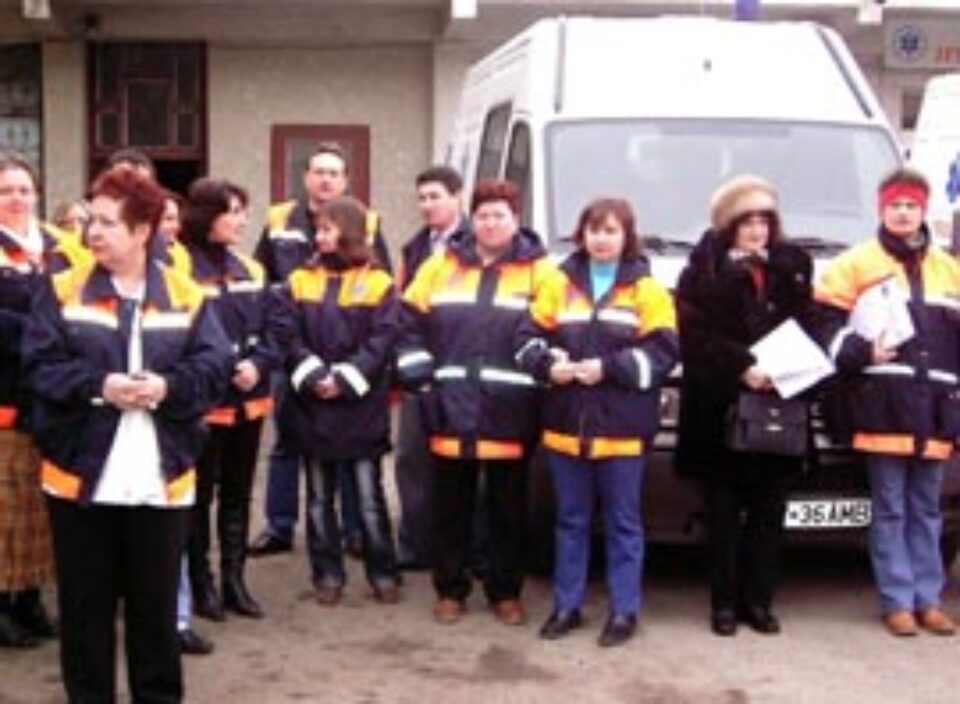 Șase ambulanțe pentru cazuri de urgență, într-un județ cu 700.000 de locuitori