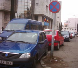 Indicatorul de stationare interzisa ignorat de soferi
