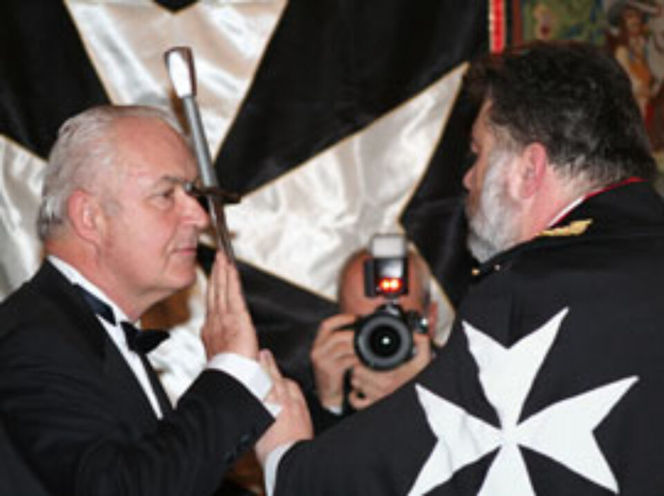 Printul Sturdza saruta spada