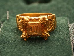 Inelul lui Bogdan Vodă este evaluat la 1 leu
