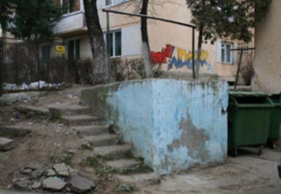 Ghenele de beton pentru depozitarea gunoiului vor fi demolate