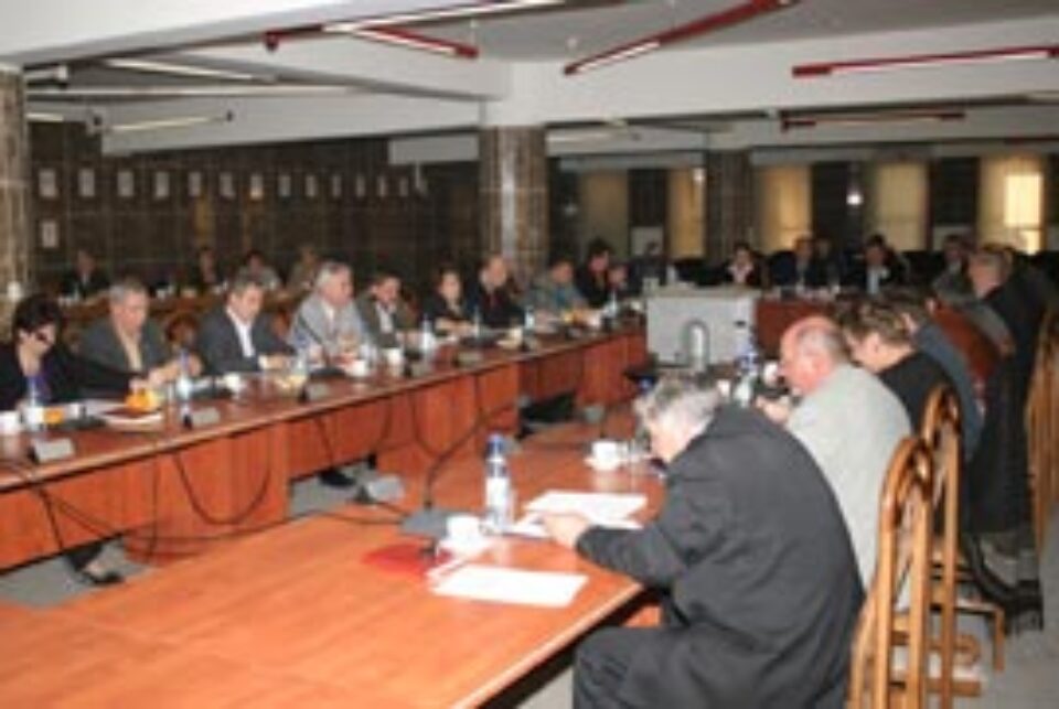 Bugetul Sucevei, adoptat cu zeci de amendamente