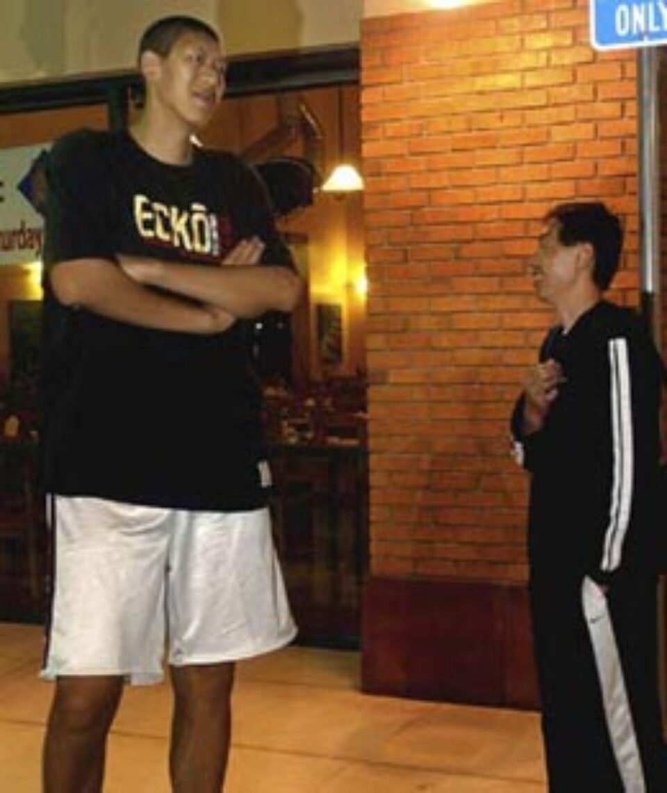 Ming Ming, chinezul de 2,36 metri